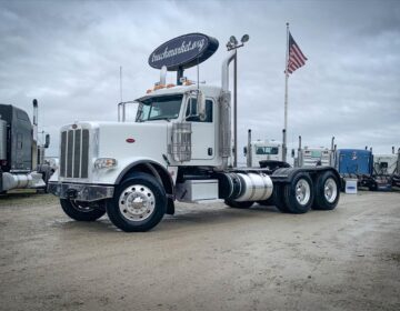 2014 PETERBILT 388 DAYCAB 232084
