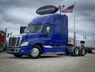 2011 FREIGHTLINER CASCADIA SLEEPER AX0328