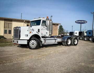 2005 FREIGHTLINER FLD CLASSIC DAYCAB N67210