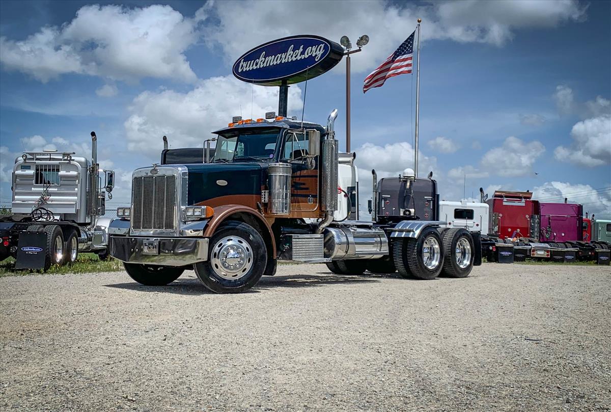 1999 PETERBILT 378 PRE-ELOG DAYCAB