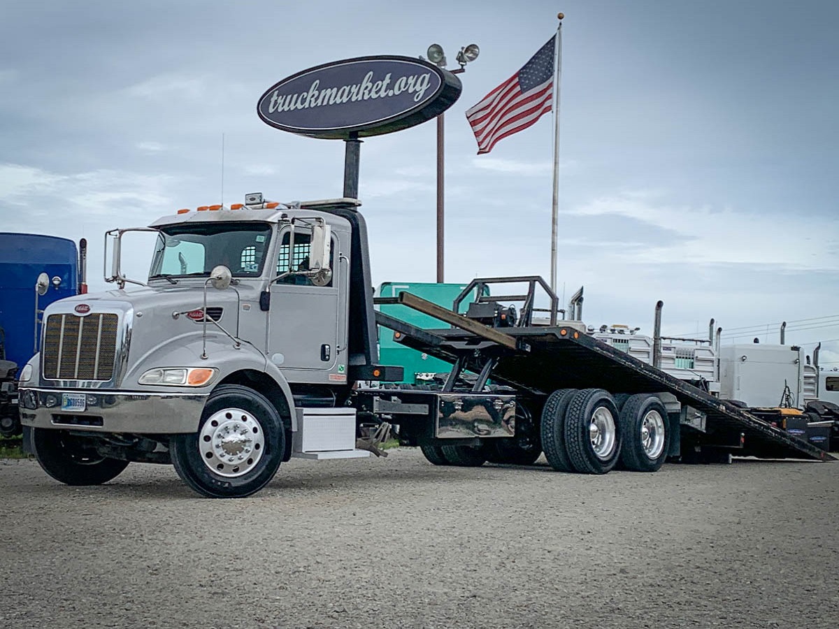 2014 PETERBILT 348 ROLLBACK TRUCK