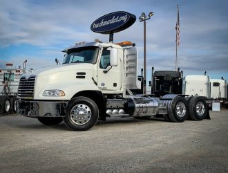 2013 MACK CXU613 DAYCAB 031448