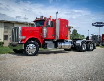 2013 PETERBILT 388 SLEEPER 212828