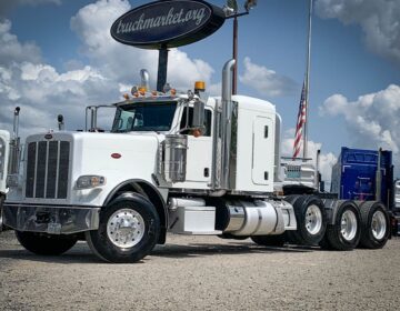 2016 PETERBILT 389 TRI AXLE SLEEPER 317048
