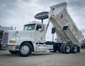 2000 FREIGHTLINER FLD120 DUMP TRUCK G39060