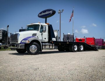 2013 MACK GU533 HYDROTAIL TRUCK 010097