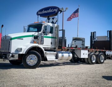 2013 KENWORTH T800 FLATBED TRUCK 359556