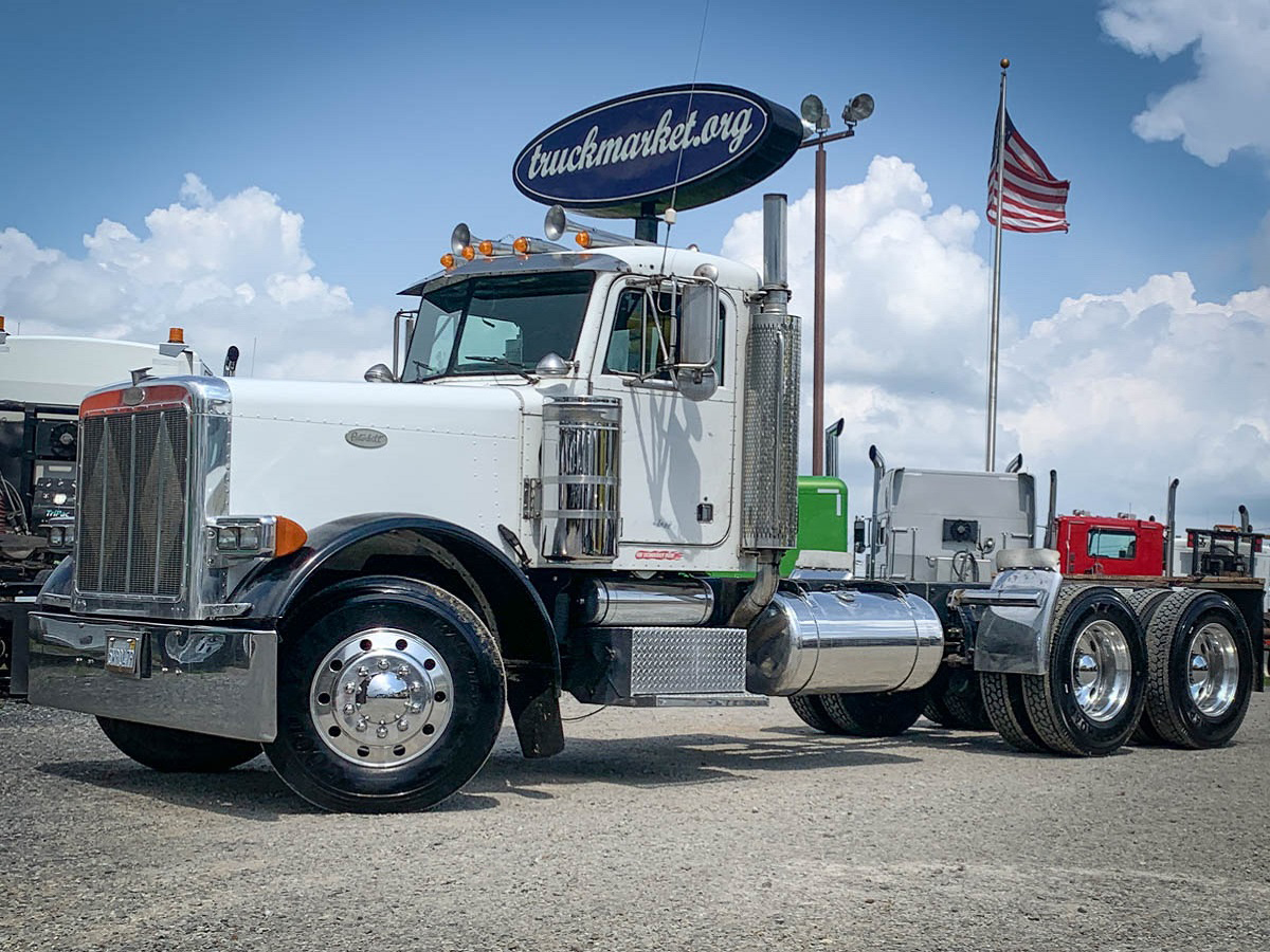1999 PETERBILT 379 PRE ELOG DAYCAB