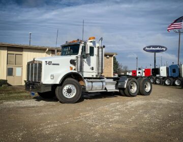 2005 KENWORTH T800W DAYCAB 080774