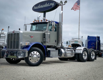 2018 PETERBILT 389 DAYCAB 448010
