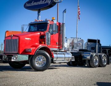2009 KENWORTH T800 DAYCAB 239338