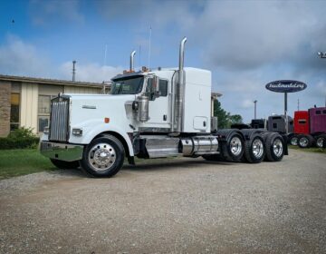 2013 KENWORTH W900L SLEEPER 360082