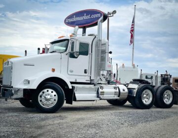 2015 KENWORTH T800 DAYCAB 447562