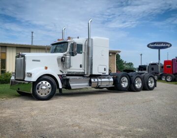 2013 KENWORTH W900L SLEEPER 360073