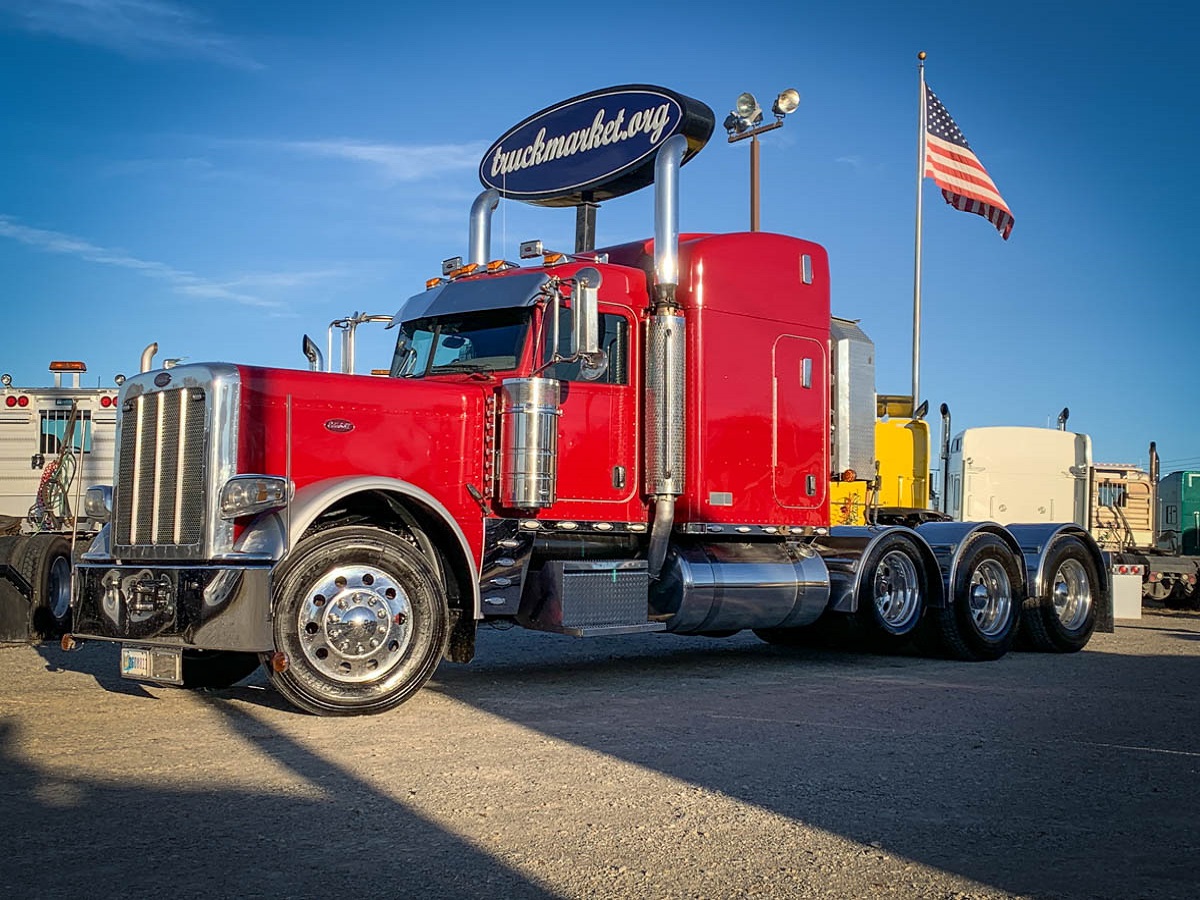 2009 PETERBILT 389 TRI AXLE SLEEPER