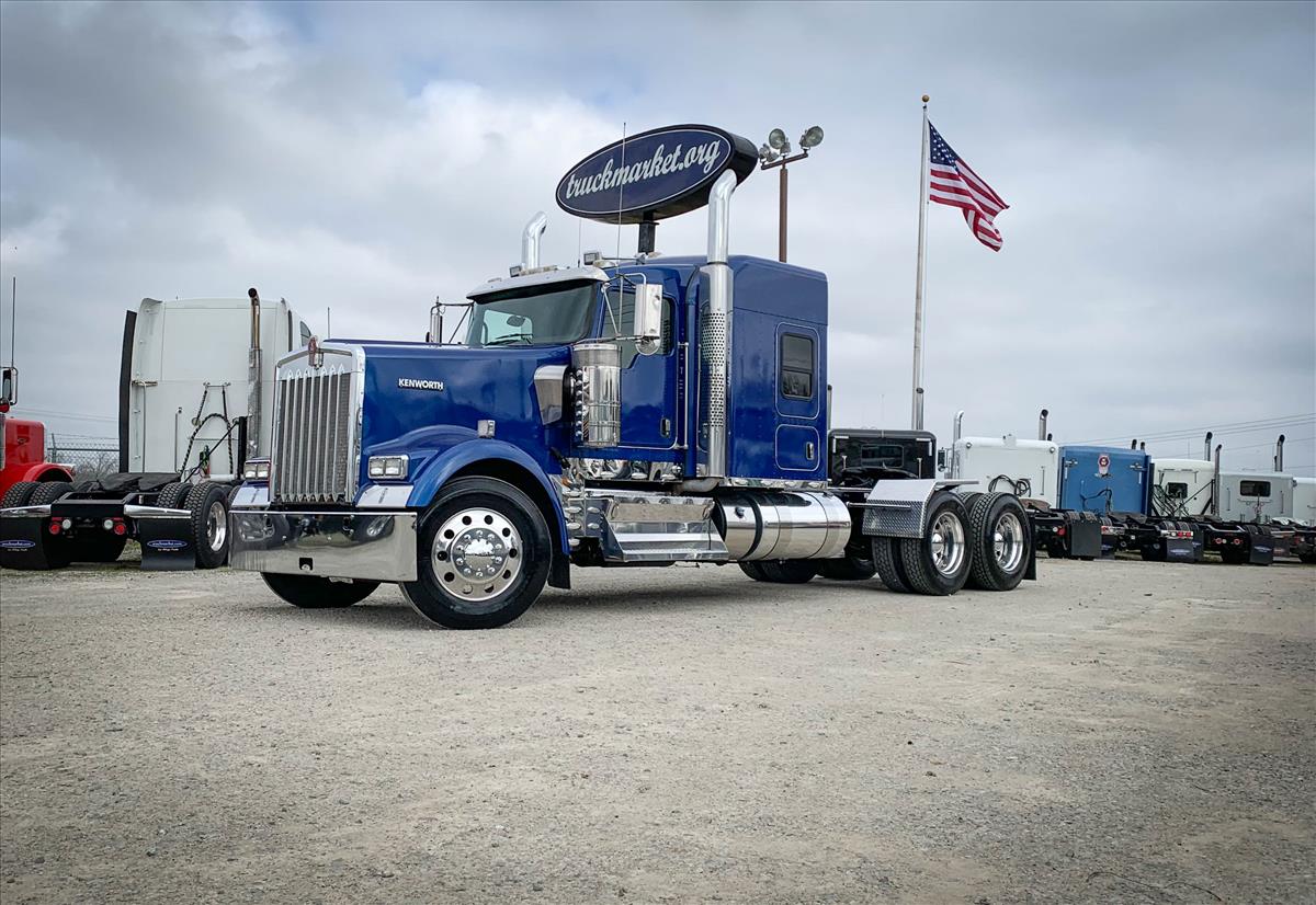 2016 KENWORTH W900L SLEEPER