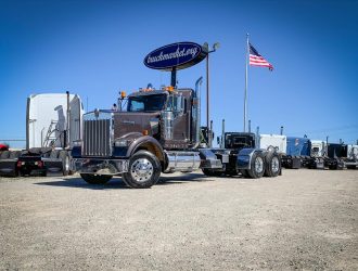 2017 KENWORTH W900 DAYCAB 15747