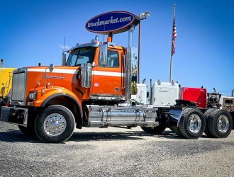 2017 WESTERN STAR 4900FA DAYCAB HY0891
