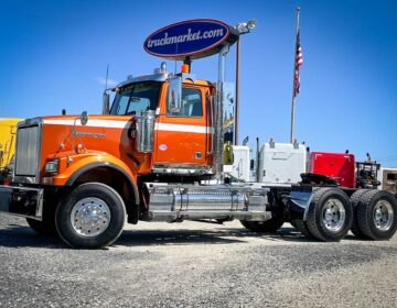 2017 WESTERN STAR 4900FA DAYCAB HY0891