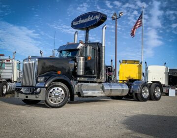 2015 KENWORTH W900L DAYCAB 446068