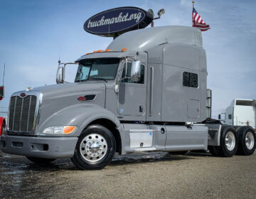 2014 PETERBILT 386 SLEEPER 210980