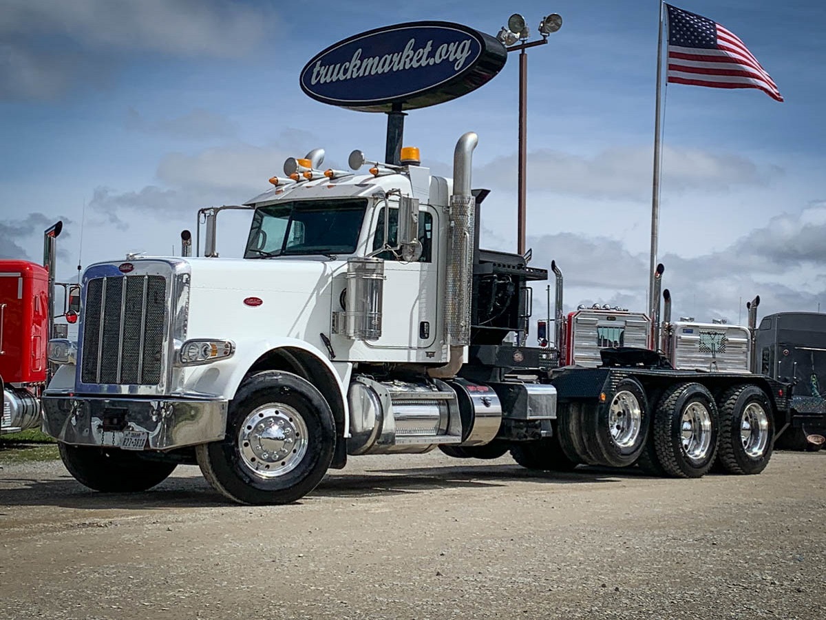 2014 PETERBILT 388 TRI AXLE WINCH TRUCK