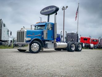 2010 PETERBILT 388 DAYCAB 102733