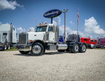 2000 PETERBILT 379 DAYCAB 551493