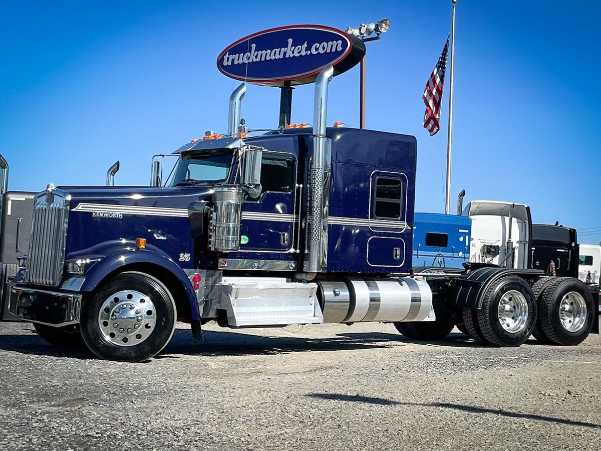 2021 KENWORTH W900L SLEEPER