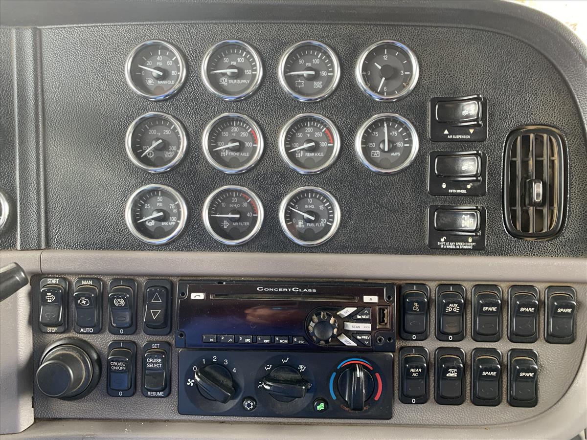 2016 PETERBILT 389 SLEEPER