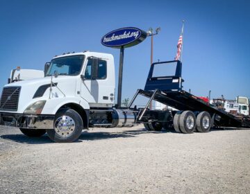2011 VOLVO VNL ROLLBACK TRUCK 532673