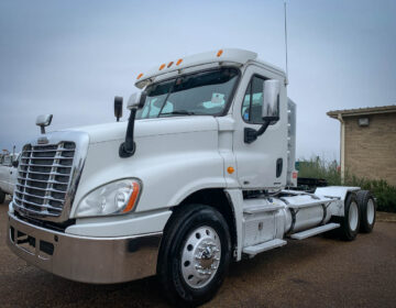 2012 FREIGHTLINER CASCADIA DAYCAB BM6537