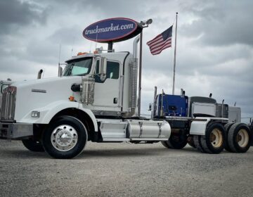 2012 KENWORTH T800 DAYCAB 331484