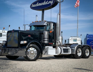 2011 PETERBILT 389 DAYCAB 118519