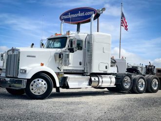 2014 KENWORTH W900L TRI AXLE SLEEPER 393330
