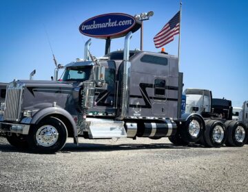 2021 KENWORTH W900L TRI AXLE SLEEPER 445220