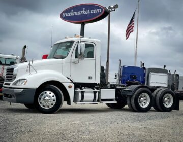 2017 FREIGHTLINER COLUMBIA GLIDER KIT DAYCAB JB3921