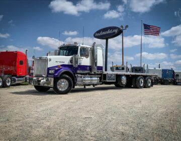 2015 WESTERN STAR 4900 FLATBED SLEEPER GC4735