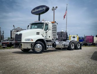 2012 MACK CXU613 DAYCAB 021709