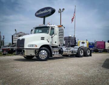 2012 MACK CXU613 DAYCAB 021709
