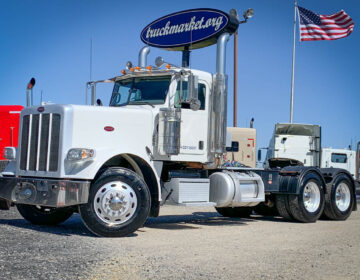 2012 PETERBILT 388 DAYCAB 136681