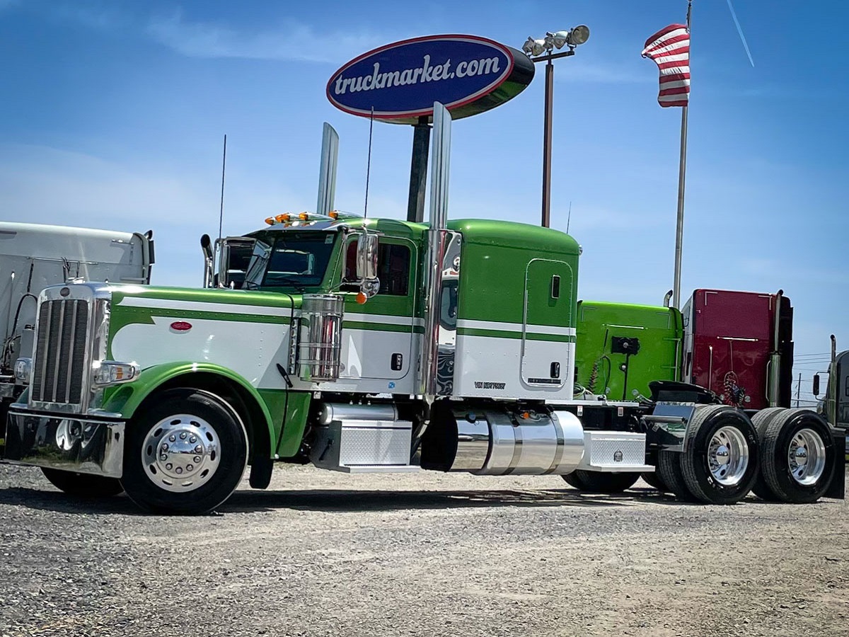 2022 PETERBILT 389 SLEEPER