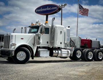 2020 PETERBILT 389 TRI AXLE SLEEPER 640244