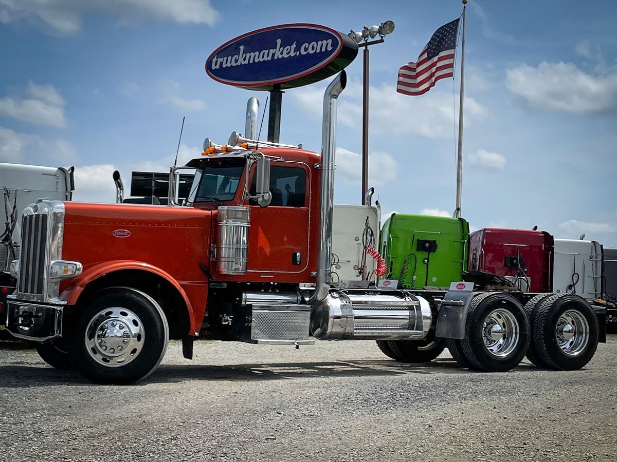 2016 PETERBILT 389 DAYCAB GLIDER KIT