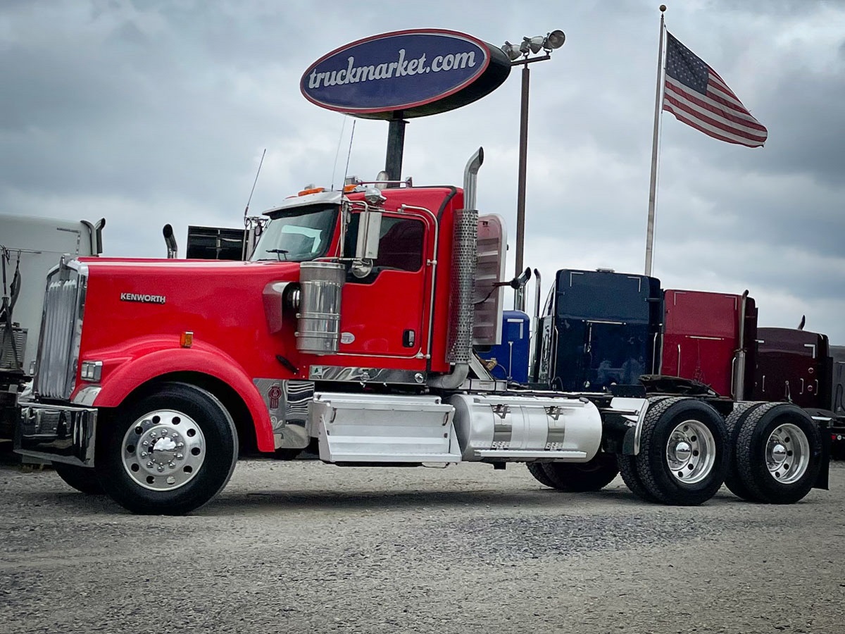 2018 KENWORTH W900L EXT DAYCAB