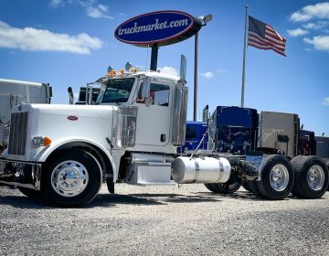 2005 Peterbilt 379 Daycab 842325