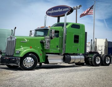 2023 Kenworth W900l Sleeper 242621