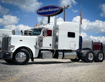 2023 Peterbilt 389 Sleeper 863249