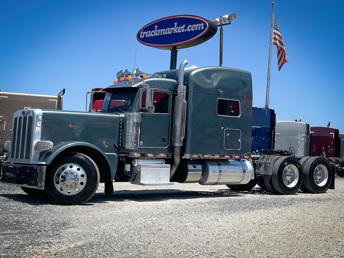 2014 PETERBILT 389 SLEEPER