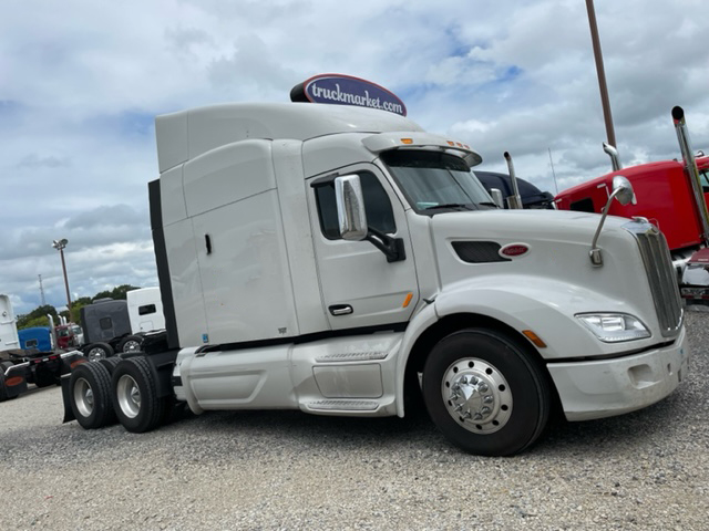 2016 PETERBILT 579 SLEEPER